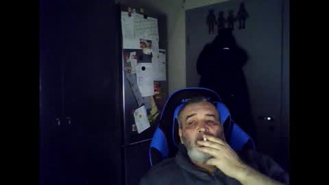 Snapshot of chris250268 chatting on 11/15/25, 09:28 Chris online show from 11/15/25, 09:28