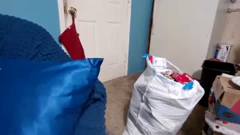 chris526520 online show from 02/24/25, 06:47