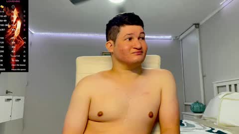 Snapshot of chris___evanss chatting on 09/25/25, 01:42 Chris Evens online show from 09/25/25, 01:42