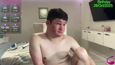 Snapshot of chris___evanss chatting on 10/18/25, 01:19 Chris Evens online show from 10/18/25, 01:19