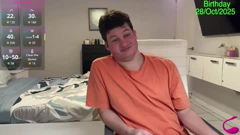 Snapshot of chris___evanss chatting on 10/18/25, 11:27 Chris Evens online show from 10/18/25, 11:27