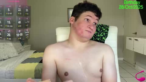 Snapshot of chris___evanss chatting on 10/27/25, 06:45 Chris Evens online show from 10/27/25, 06:45