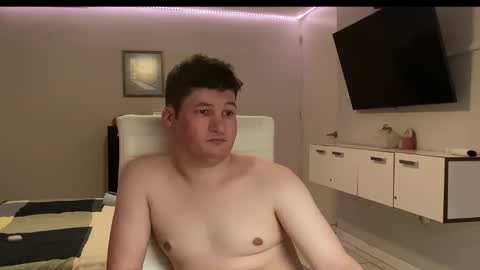 Snapshot of chris___evanss chatting on 11/16/25, 06:46 Chris Evens online show from 11/16/25, 06:46