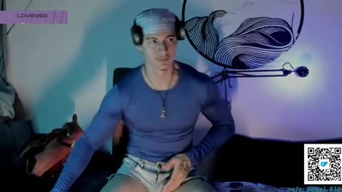 Snapshot of chris_angel01 chatting on 01/17/25, 07:41 chris_angel01 online show from 01/17/25, 07:41