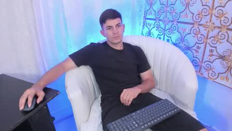 Snapshot of chris_diamond23 chatting on 03/24/26, 02:11 Chris Diamond23 online show from 03/24/26, 02:11