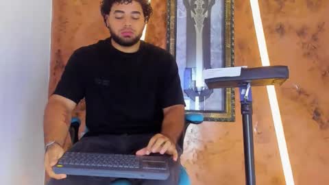 chris_evans00 online show from 02/02/26, 11:53