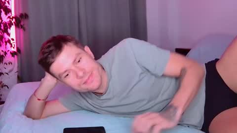 chris_love47 online show from 11/09/25, 05:44