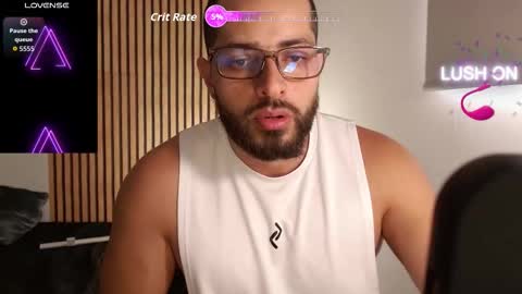 cris         Twitter magnum101010 insta magnumc20 online show from 09/24/25, 05:27