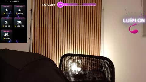 cris         Twitter magnum101010 insta magnumc20 online show from 12/18/25, 12:00