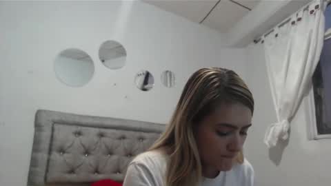 Snapshot of chris_sharon2023 chatting on 12/12/24, 11:03 Yarixa online show from 12/12/24, 11:03