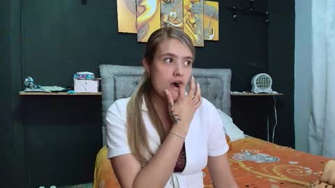 Snapshot of chris_sharon2023 chatting on 10/22/25, 03:07 Yarixa online show from 10/22/25, 03:07