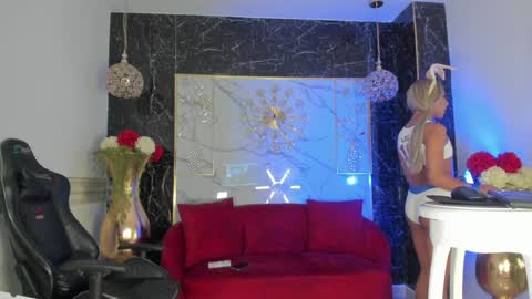 Chris online show from 02/08/25, 04:57