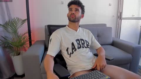 Im Chirs IM MODEL INDEPENDT online show from 01/07/25, 07:06