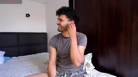 Im Chirs IM MODEL INDEPENDT online show from 01/30/25, 04:13