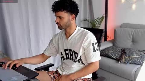 Im Chirs IM MODEL INDEPENDT online show from 02/26/25, 02:14