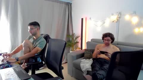 Im Chirs IM MODEL INDEPENDT online show from 03/12/25, 04:19