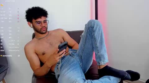 Im Chirs IM MODEL INDEPENDT online show from 01/13/26, 06:13