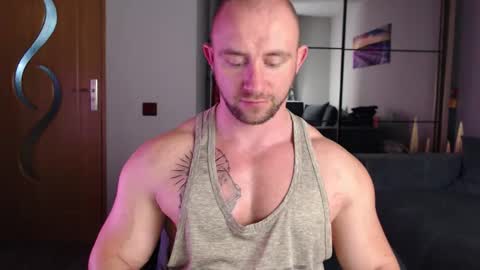 Snapshot of chrisbigbiceps chatting on 02/12/26, 06:47 chrisbigbiceps online show from 02/12/26, 06:47