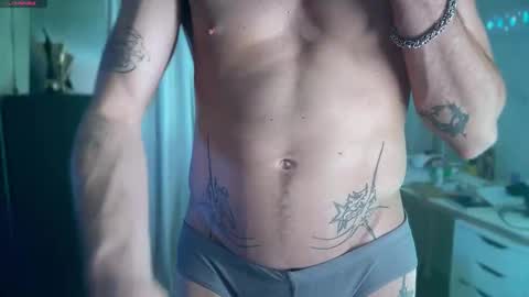 Snapshot of chriscool93 chatting on 10/06/25, 02:20 Content creator artist online show from 10/06/25, 02:20