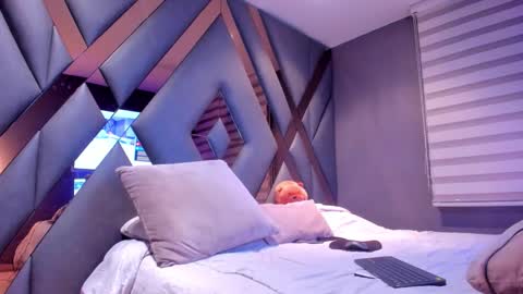 chrismorgan24 online show from 11/19/25, 09:59