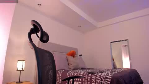 chrismorgan24 online show from 12/17/25, 11:00