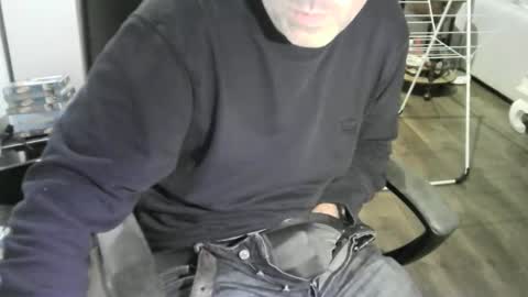 Snapshot of chrisprngr chatting on 11/16/25, 09:20 chrisprngr online show from 11/16/25, 09:20