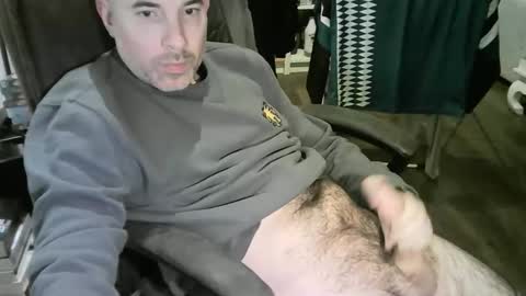 Snapshot of chrisprngr chatting on 12/17/25, 06:03 chrisprngr online show from 12/17/25, 06:03