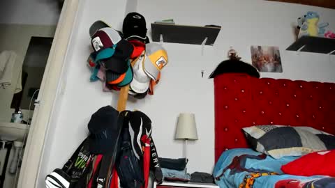 chriss_evanss_ online show from 12/04/24, 11:46