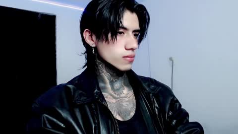 CHRIS  INDEPENT MODEL online show from 02/17/25, 10:58