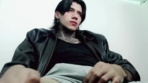 CHRIS  INDEPENT MODEL online show from 03/10/25, 08:23