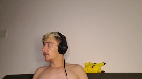 Snapshot of chrisslicer chatting on 11/24/25, 11:37 Christopher online show from 11/24/25, 11:37