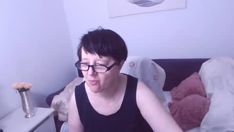 Snapshot of christarose chatting on 06/11/26, 08:29 Christa online show from 06/11/26, 08:29