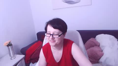Snapshot of christarose chatting on 06/14/26, 04:31 Christa online show from 06/14/26, 04:31