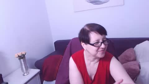 Snapshot of christarose chatting on 06/17/26, 06:20 Christa online show from 06/17/26, 06:20