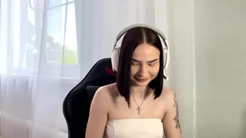 christelgabisi online show from 05/15/26, 12:45