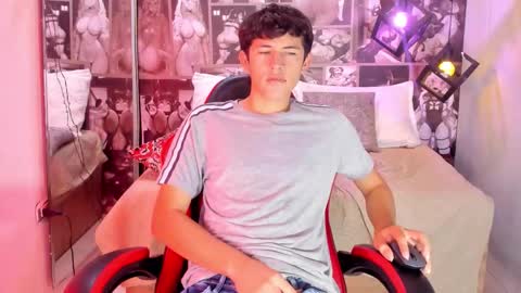 Snapshot of christian_foxx chatting on 03/01/26, 12:34 Christian online show from 03/01/26, 12:34