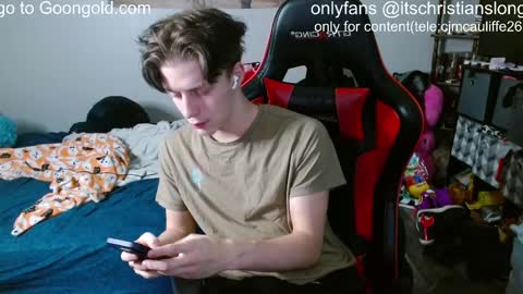 Snapshot of christianslong chatting on 11/15/25, 01:47 christianslong online show from 11/15/25, 01:47