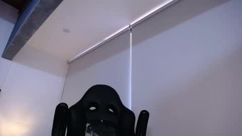 Snapshot of christianvalenzia chatting on 10/29/25, 01:57 Christian online show from 10/29/25, 01:57