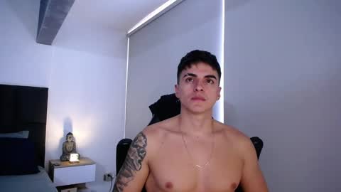 Snapshot of christianvalenzia chatting on 11/17/25, 03:29 Christian online show from 11/17/25, 03:29