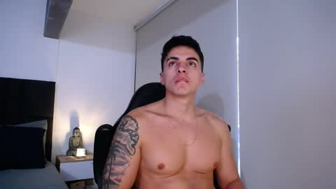 Snapshot of christianvalenzia chatting on 11/22/25, 12:04 Christian online show from 11/22/25, 12:04