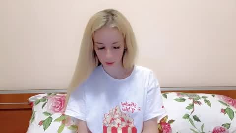 christihanson online show from 04/11/26, 01:21