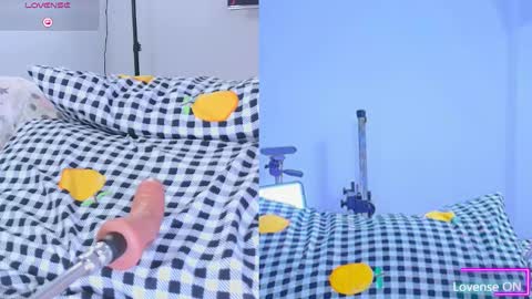 Snapshot of christin_brown chatting on 12/16/25, 01:10 Christin online show from 12/16/25, 01:10