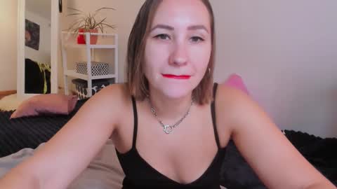 Snapshot of christina_rosse chatting on 10/19/25, 08:48 christina rosse online show from 10/19/25, 08:48