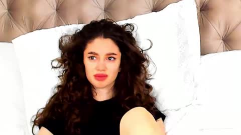 christinaconte online show from 02/27/25, 01:38