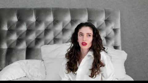 christinaconte online show from 03/03/25, 05:50