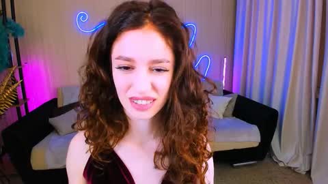 christinaconteeree online show from 10/02/25, 01:40