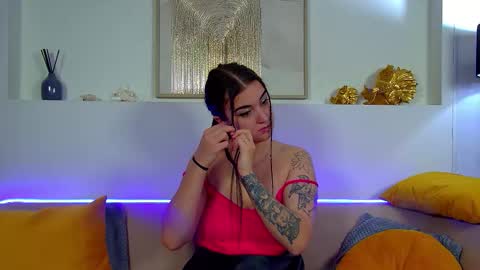 Christina online show from 10/16/25, 06:42