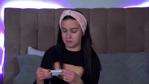 Christina online show from 11/04/25, 06:18