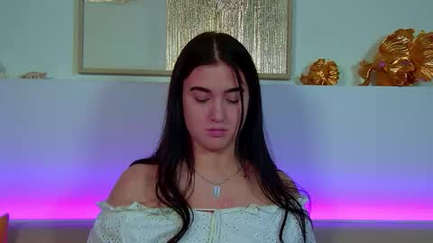 Christina online show from 11/18/25, 06:34