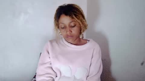 christine213 online show from 02/09/25, 08:11